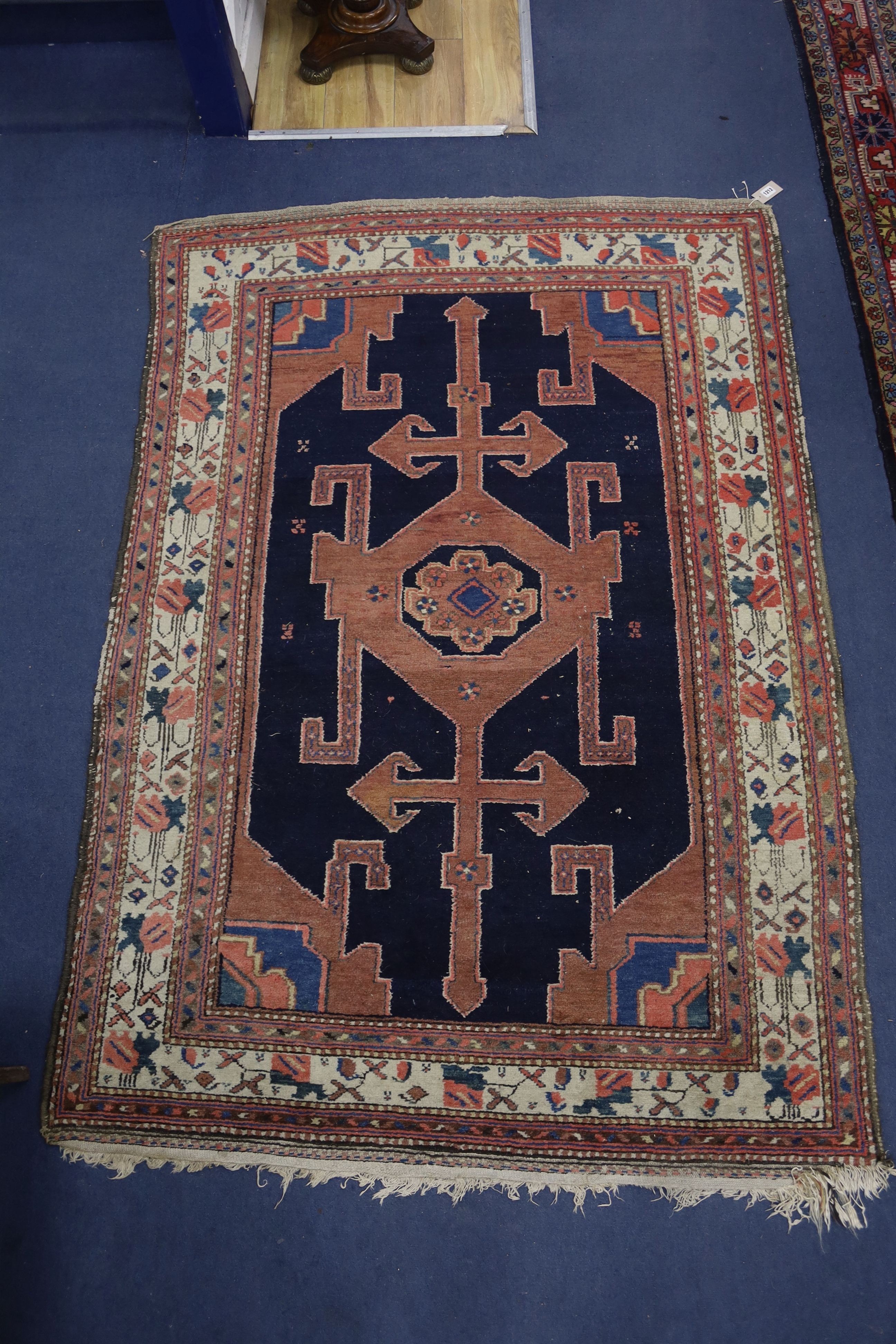 A Hamadan blue ground rug, 197 x 132cm